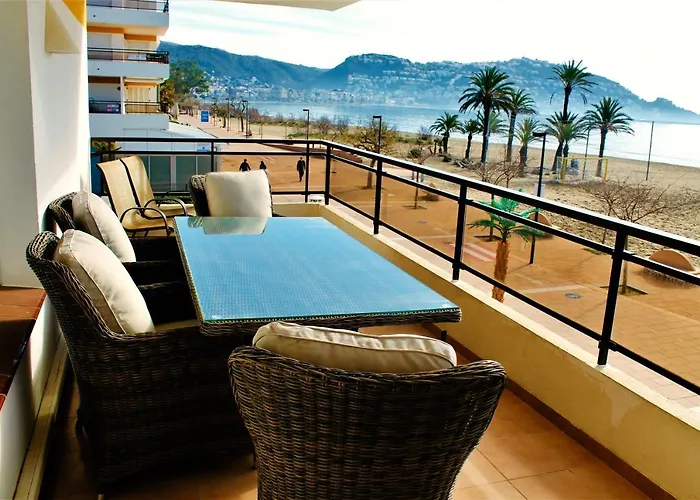 Roses Beach *